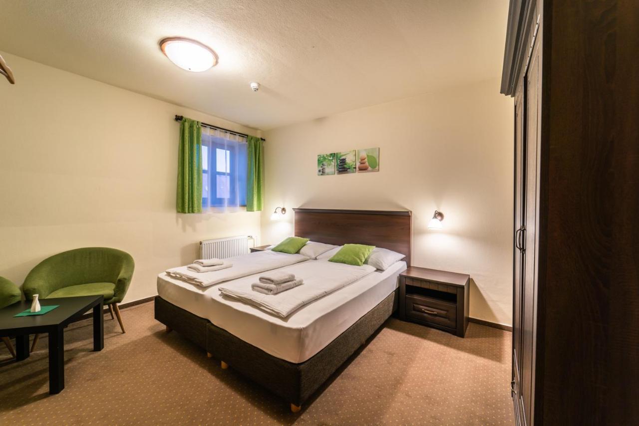 Hotel Koruna Прахатице Экстерьер фото